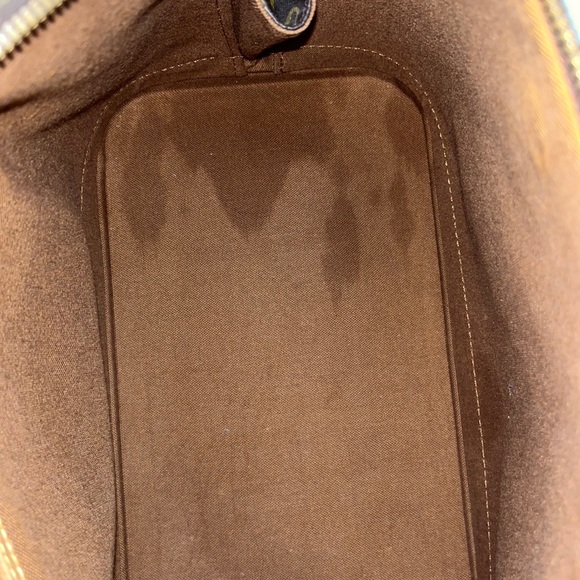 Louis Vuitton Alma Monogram Canvas - Picture 13 of 13